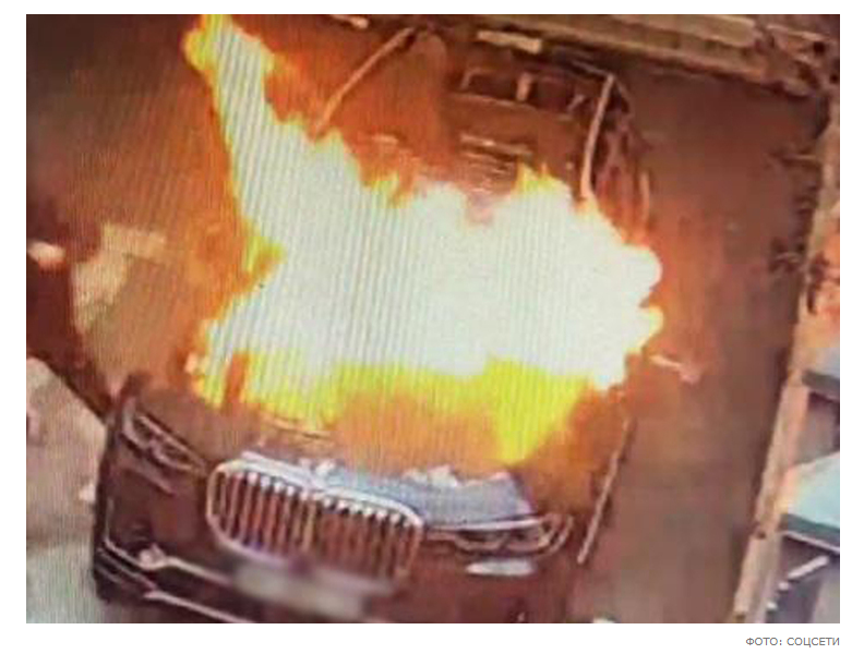 Украинцы устроили аутодафе машинам ТЦК и не планируют останавливаться