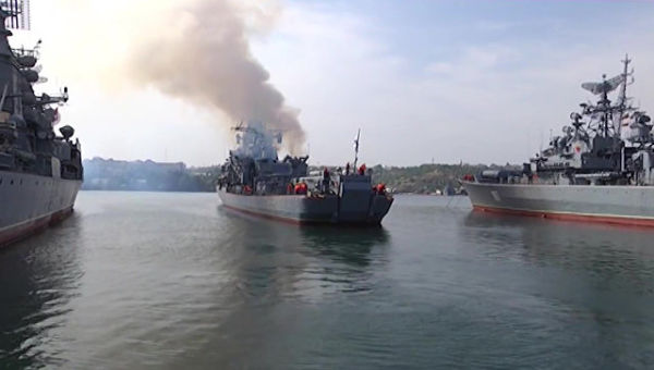 Корабли Черноморского флота провели учения с артиллерийскими стрельбами