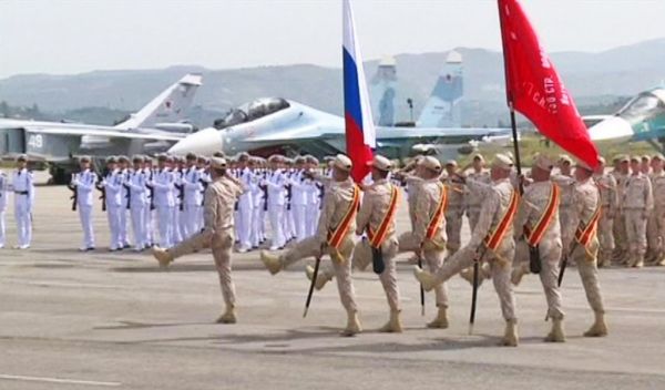 База Хмеймим вышла на парад: российские военные показали в Сирии всю боевую мощь