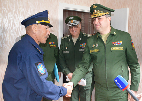 Заместитель министра обороны РФ Тимур Иванов в ходе рабочей поездки посетил космодром Восточный