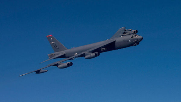 В Москве назвали дестабилизирующим шагом переброску в Европу американских B-52