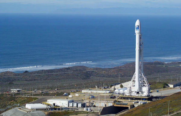 Компания SpaceX отложила запуск корабля с грузом для МКС