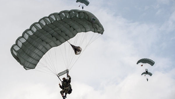 Воспитанники довузовских учреждений ВДВ совершат первые прыжки с парашютом