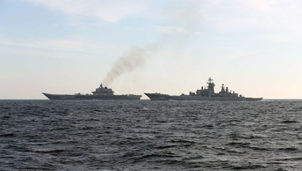 Российские корабли Петр Великий и Адмирал Кузнецов. Архивное фото