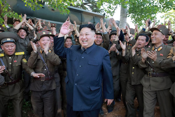 Военные КНДР к середине августа представят Ким Чен Ыну план удара по острову Гуам