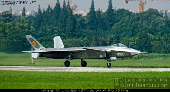 Китай поднимет в воздух четвертый прототип истребителя J-20