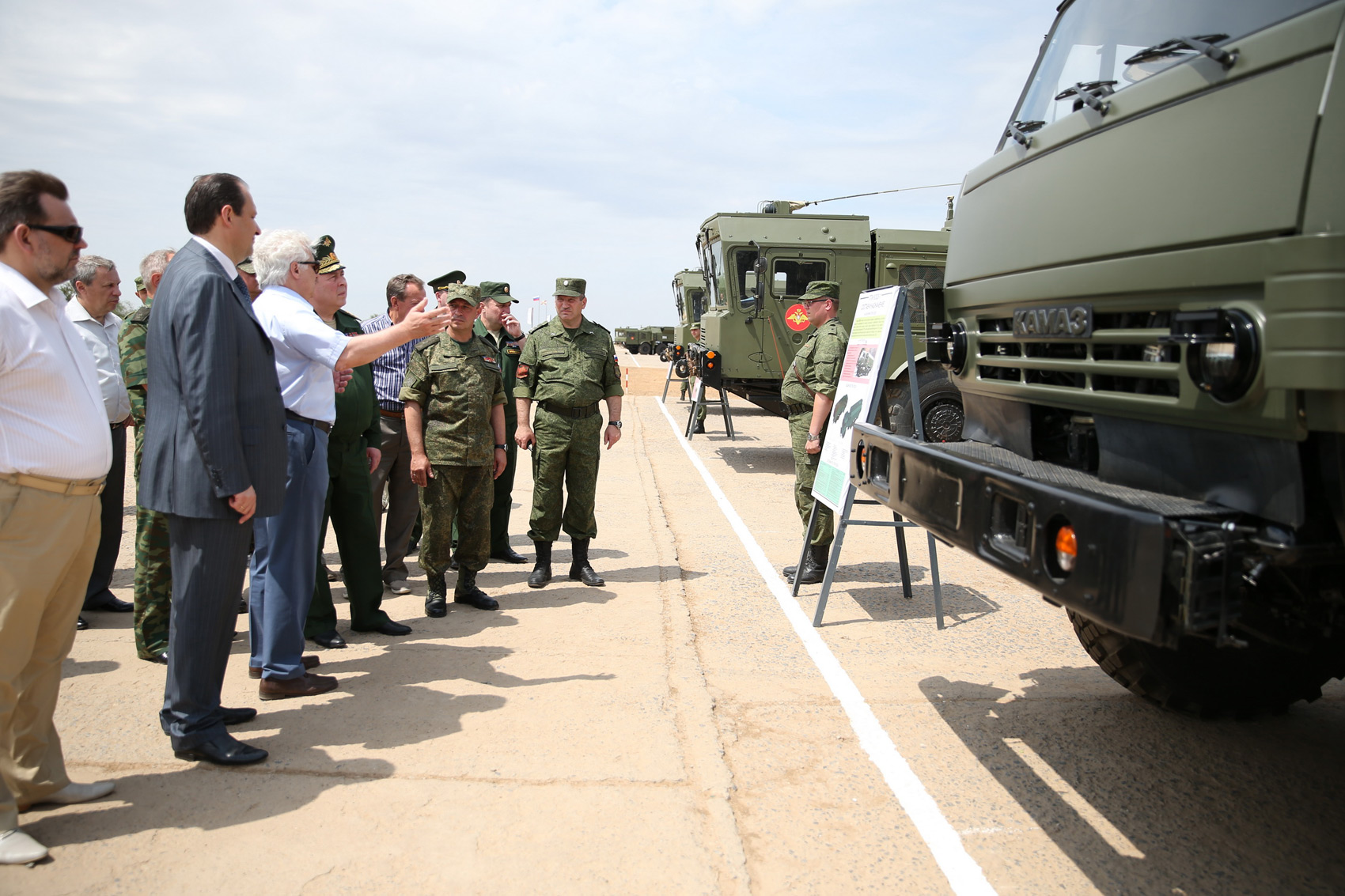 НПК КБМ передала Минобороны третий комплект ОТРК Искандер-М для оснащения ракетной бригады