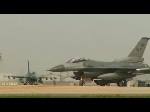 Взлет истребителей F-16 ВВС США на авиабазе в Южной Корее