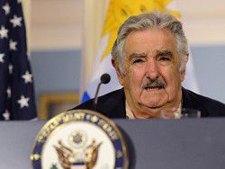 Президент Уругвая призвал отправить Суареса к психиатру