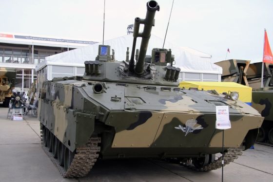ВДВ провели успешное десантирование модернизированных боевых машин десанта БМД-4М