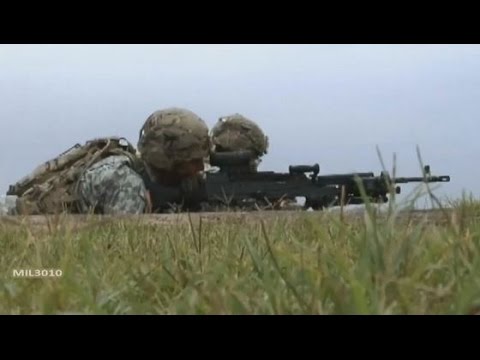 Тренировочные стрельбы американских десантников на полигоне