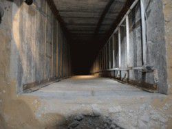 В подземных туннелях обнаружен поставленный ООН цемент