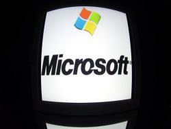 Власти США хотят получить контроль над почтой Microsoft