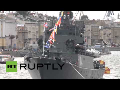 В Санкт-Петербурге прошел парад военных кораблей
