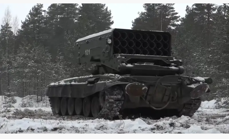 «Будущее термобарической войны»: в западной прессе оценили разработку огнеметной системы ТОС-3 «Дракон»