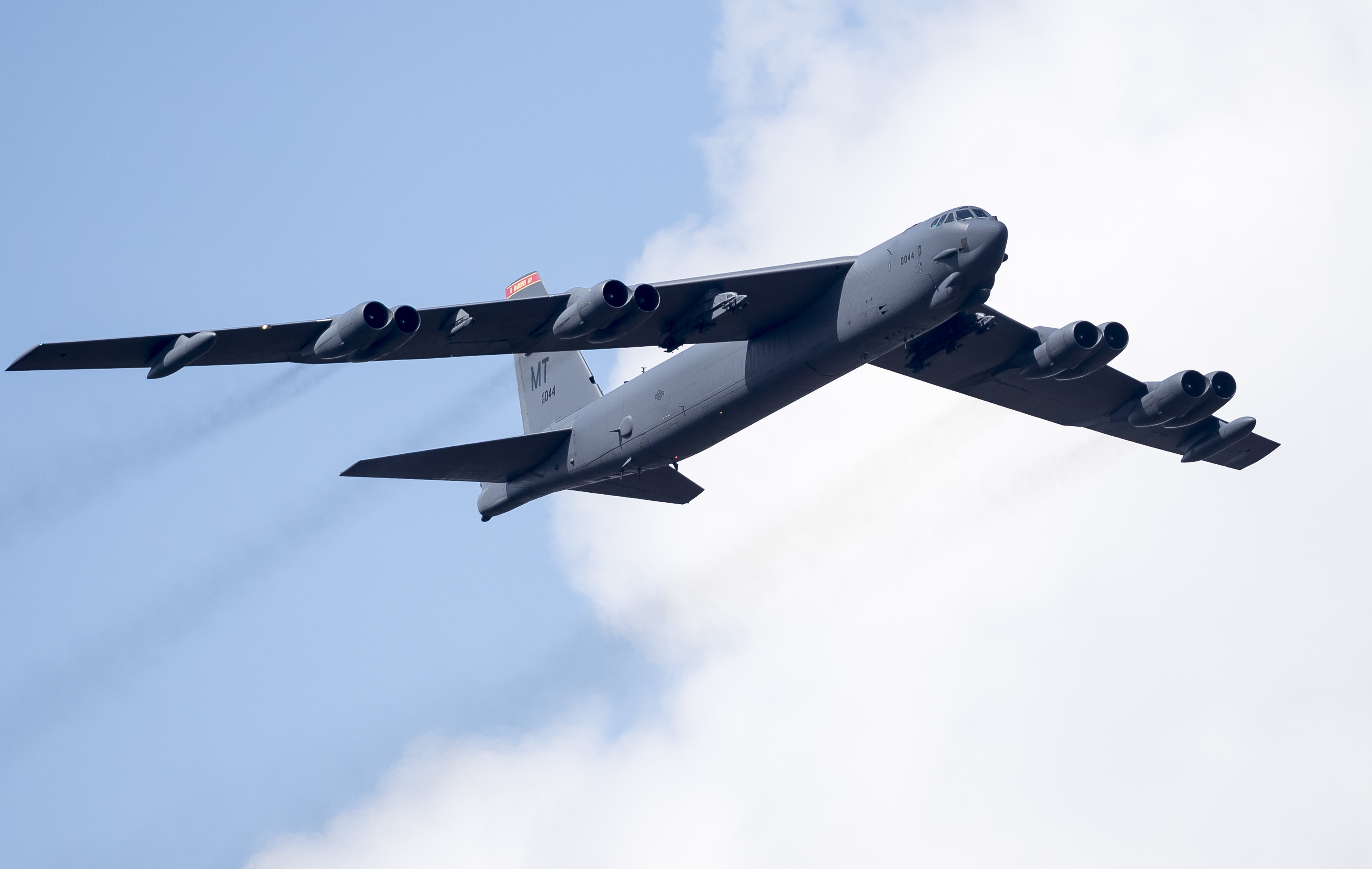     B-52 -  