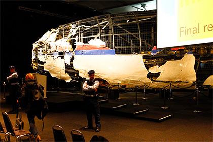      MH17    