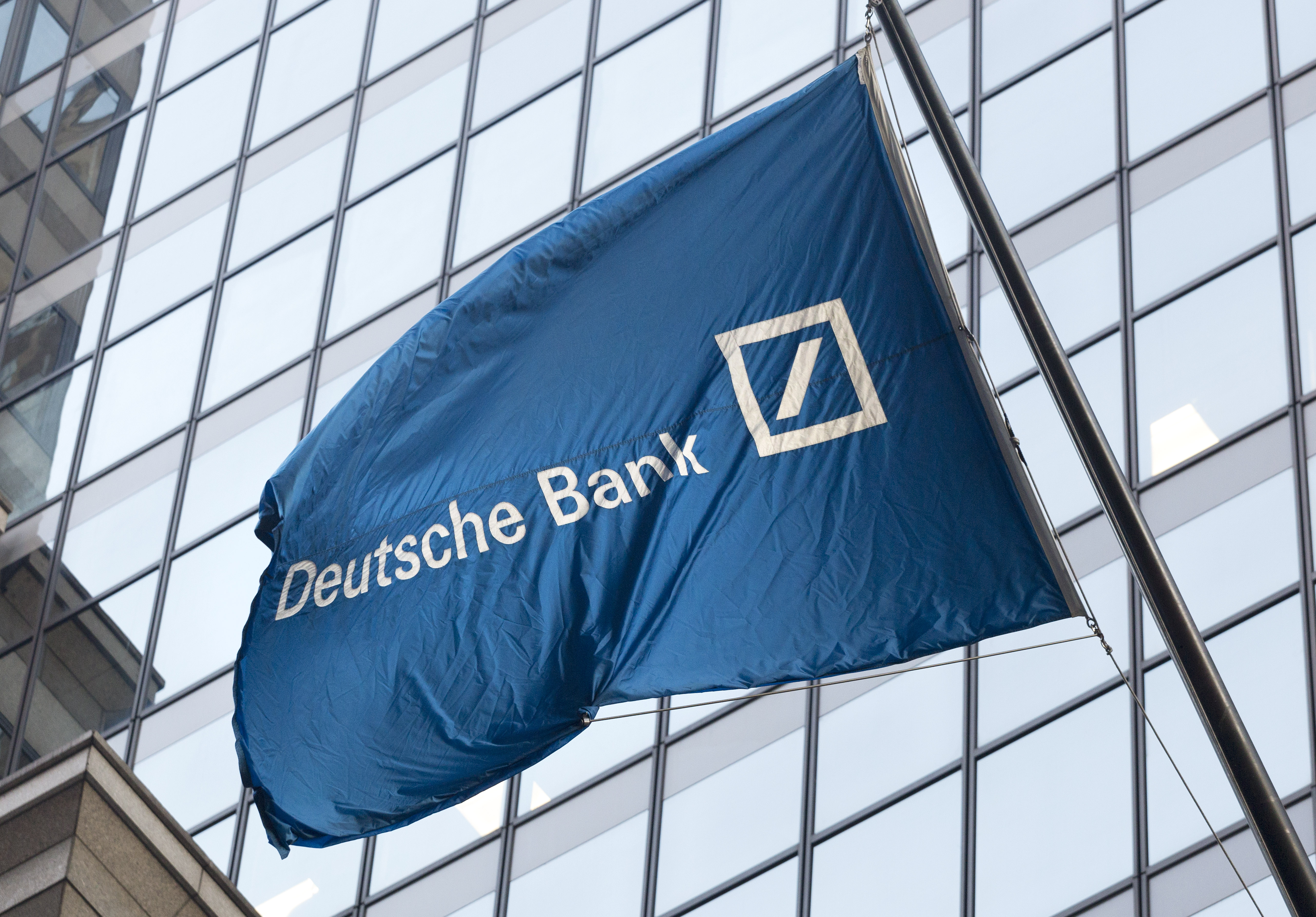  Deutsche Bank   WhatsApp