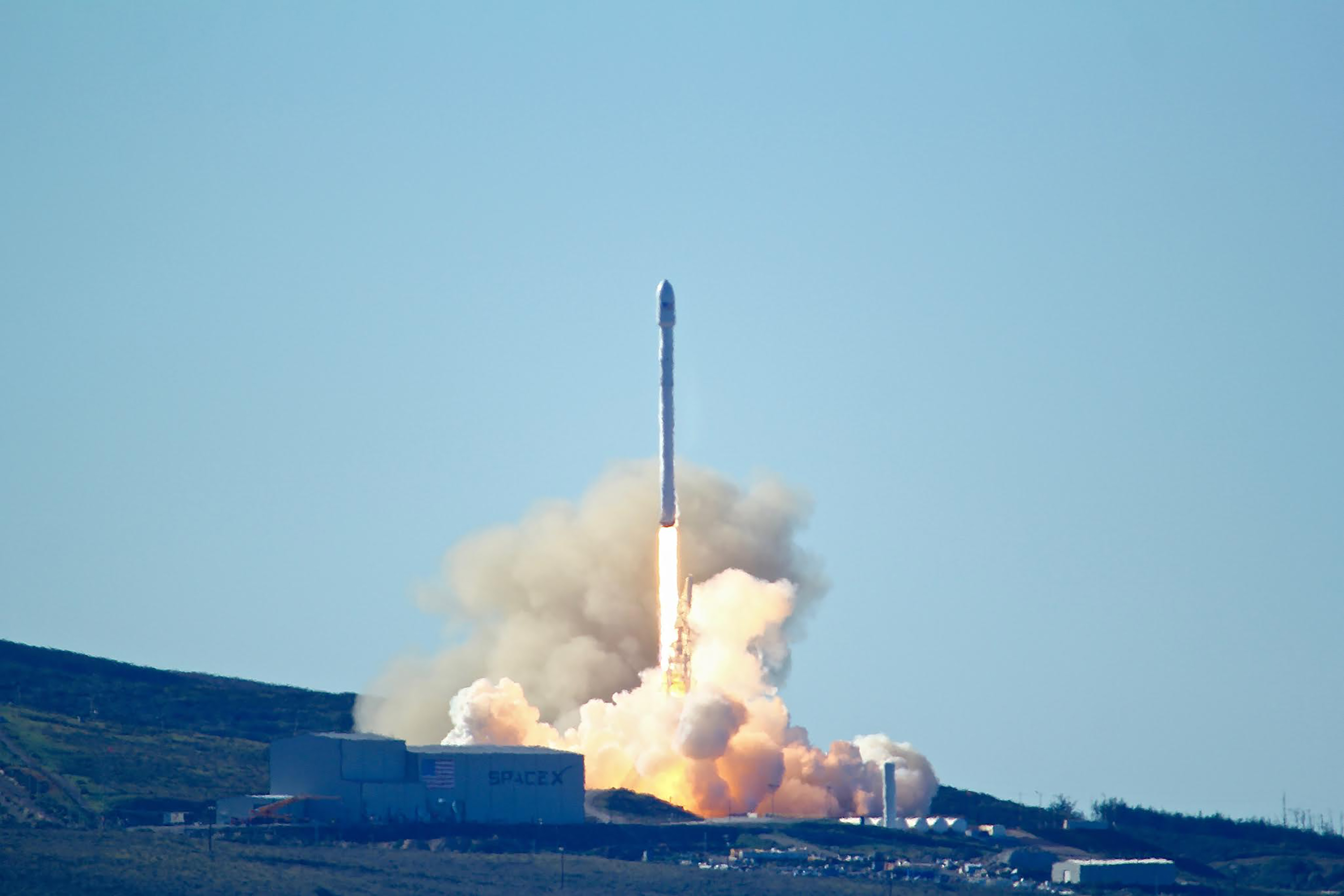 SpaceX       Falcon9