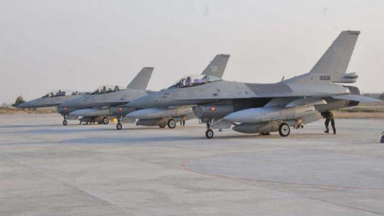  F-16A  " "