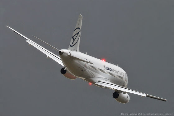   16  Sukhoi Superjet   