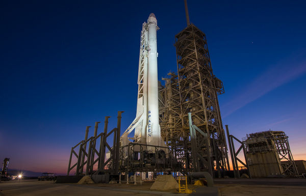   SpaceX    -  