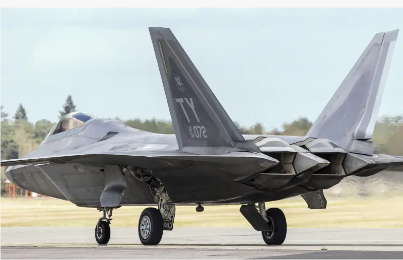    F-22       