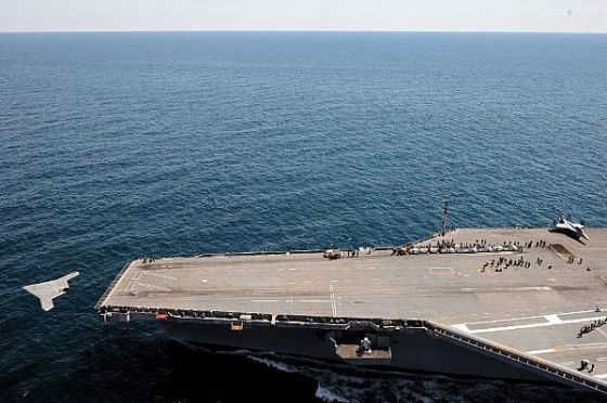      X-47B  F/-18