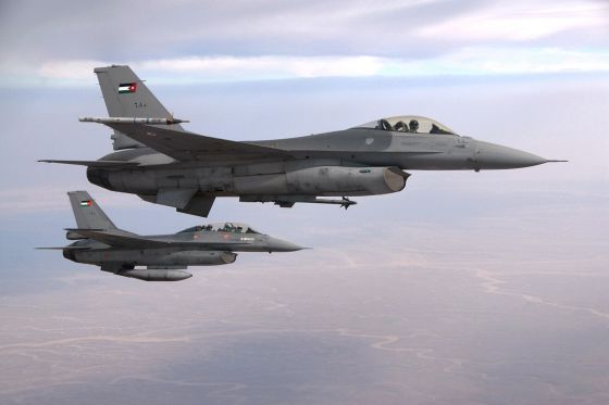      F-16