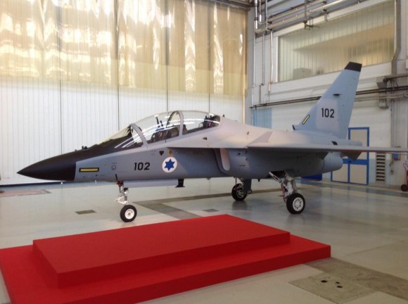 Alenia Aermacchi      M-346 Master   