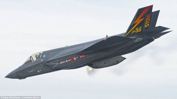 Истребитель F-35B Истребитель F-35B
