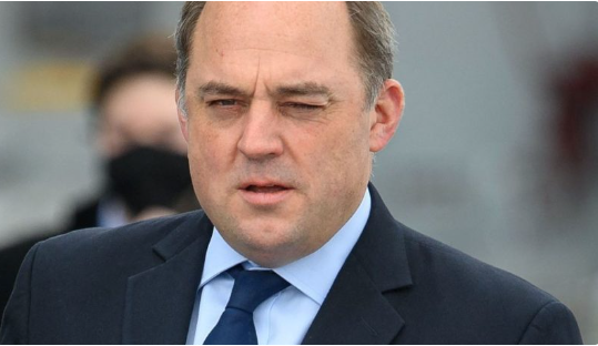 «Недоразвитые английские бюрократы»: Военный эксперт Литовкин о попытках забрать у России Крым