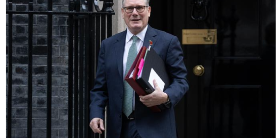 Надо поговорить: Британский премьер Стармер через посредников ищет контакты с «людьми Путина»